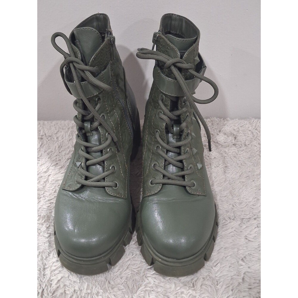 G by GUESS Aiken Olive Green Combat Boots Studded Buckle Women's Size 7.5
